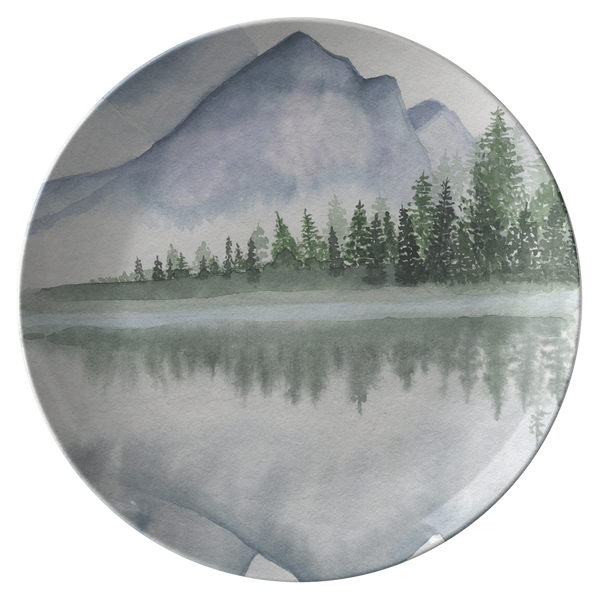 Plato de plástico para cena con diseño de montaña y lago en acuarela